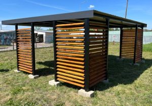 Wiata samochodowa carport 4x3 m z roletami drewnianymi — producent Karstal