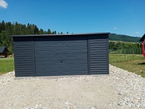 Garaż blaszany 4x5 m z bramą dwuskrzydłową i dachem spadowym — producent Karstal
