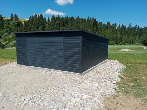 Garaż blaszany 5x5 m z bramą dwuskrzydłową – producent Karstal