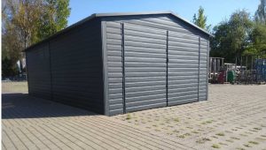Garaż blaszany dwuspadowy 3x5 m z bramą dwuskrzydłową — producent Karstal