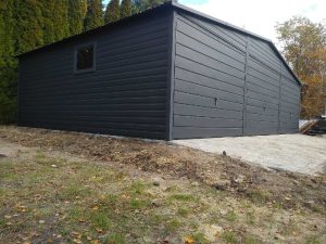 Garaż blaszany trzystanowiskowy 9x6 m z dachem dwuspadowym — producent Karstal