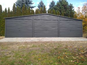 Garaż blaszany trzystanowiskowy 9x6 m z dachem dwuspadowym — producent Karstal
