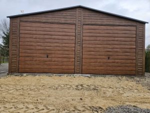 Garaż blaszany dwustanowiskowy 6x5 m z blachą drewnopodobną — producent Karstal