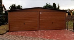 Garaż blaszany dwuspadowy 4x5 m w kolorze drewnopodobnym — producent Karstal