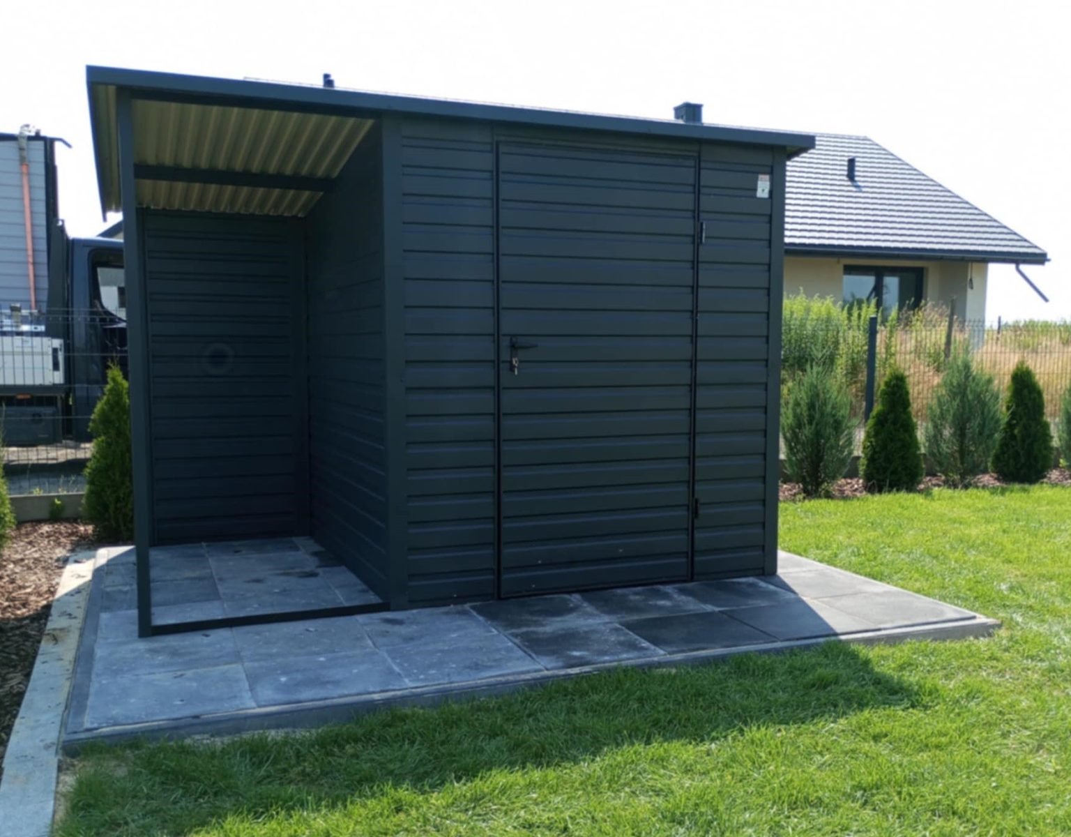 Drewutnia metalowa 4x2 m z dachem jednospadowym — producent Karstal
