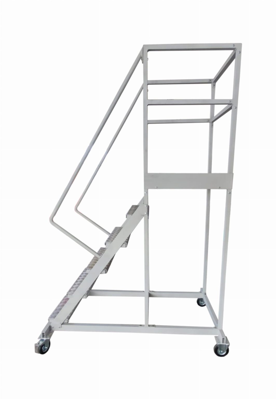 Aluminiowa drabina magazynowa jezdna z podestem 3+1 stopnie 1 m — producent Karstal