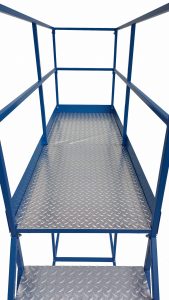 Schody jezdne stalowe LONG 5+1 wysokość robocza 1,5 m — producent Karstal