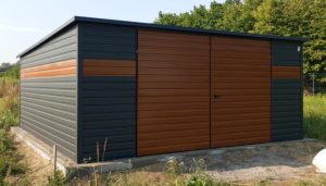 Garaż blaszany jednospadowy 5x5 m z bramą dwuskrzydłową — producent Karstal