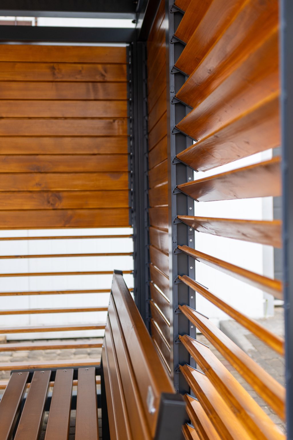 Pergola ogrodowa Toskana 4,1x3,4 m z drewnianymi żaluzjami – producent Karstal
