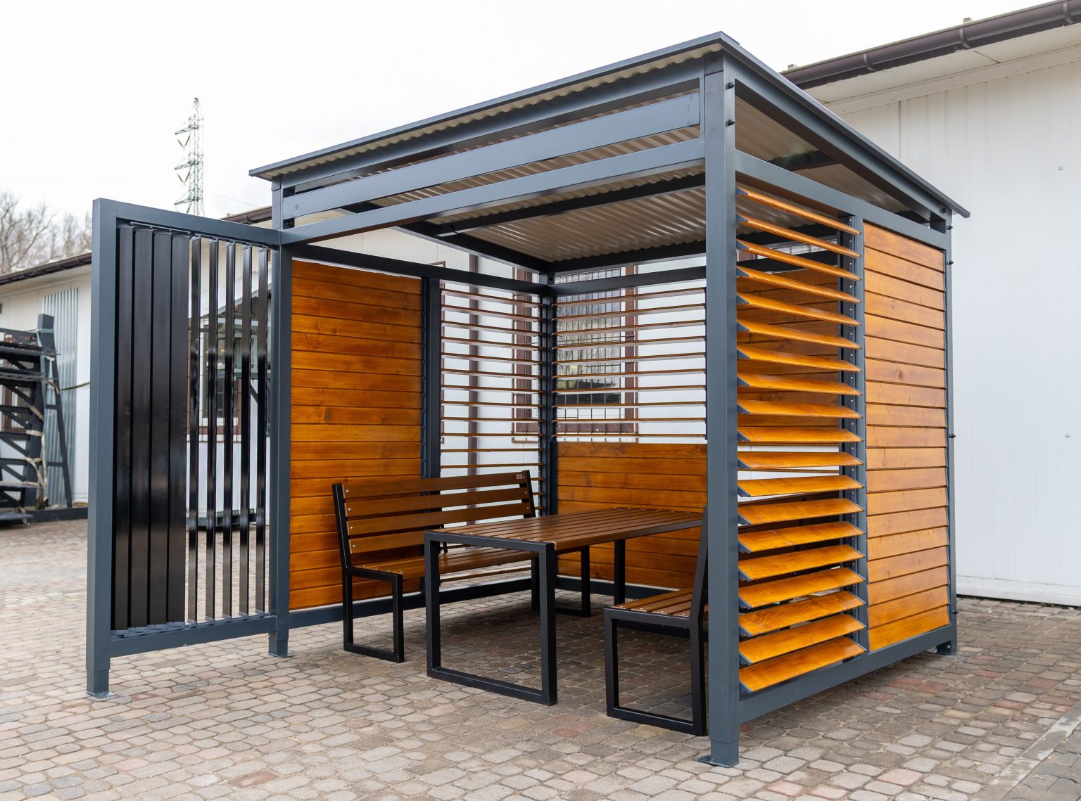 Pergola ogrodowa Toskana 4,1x3,4 m z drewnianymi żaluzjami – producent Karstal