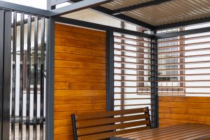 Altana ogrodowa Toskana 4x5 m z ruchomymi żaluzjami aluminiowymi — producent Karstal